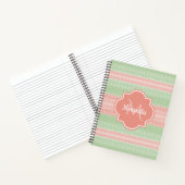 Meislicht-groene nit koraalroze strepen en naam notitieboek (Binnen)