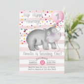 Meisroze hippo verjaardagsuitnodiging, uitnodiging (Staand voorkant)