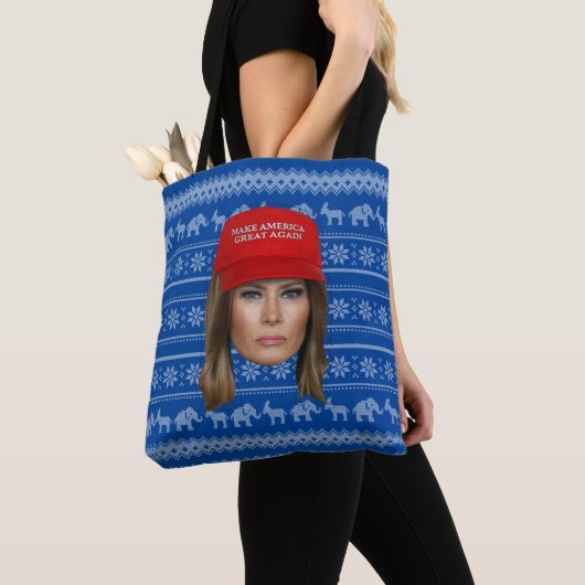 Melania Trump MAGA Kerstmis Tote Bag (Dichtbij)