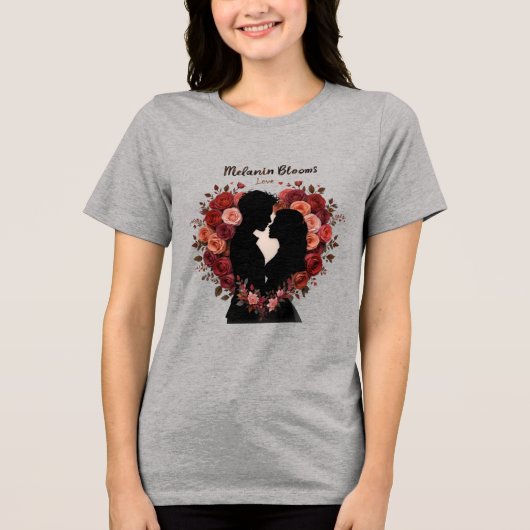 MELANINE BLOEIT OP VALENTIJN Tri-Blend SHIRT (Voorkant)