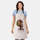 Melanine Magic: Afro Haar en Kleurrijke Vlinder Schort (Gedragen)