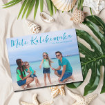 Mele Kalikimaka familie foto tropische magneet Kaa<br><div class="desc">Chique aanpasbare strand familie foto Kerstmis magnetische kaart met uw favoriete tropische foto in de zon. Voeg een volledige foto toe van uw favoriete herinnering van uw eilandvakantie aan de kust aan de voorzijde en één aan de achterzijde. Een prachtige vakantiemagneetkaart aan de kust met een strak, modern design en...</div>