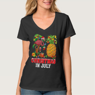 Mele Kalikimaka speelt in juli Santa Flamingo Pine T-shirt