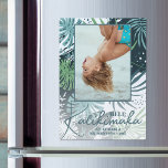 Mele Kalikimaka Tropische Magnetische Kaart<br><div class="desc">Deze magnetische vakantiepassen zijn voorzien van de begroeting Mele Kalikimaka,  uw favoriete foto en namen op een achtergrond van tropische botanische varens en gebladerte in blauw,  blauwgroen en groen. Meer design in ons collectie.</div>