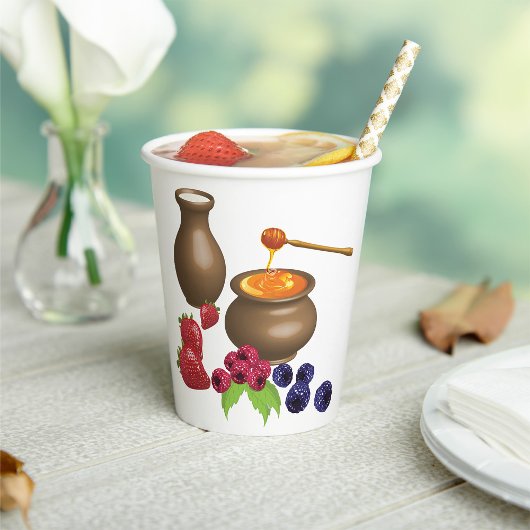 Melk en honing met bessen rustiek eten papieren bekers