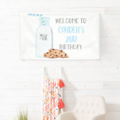Melk en koekjes Birthday Blue Welcome Sign Spandoek (Insitu)