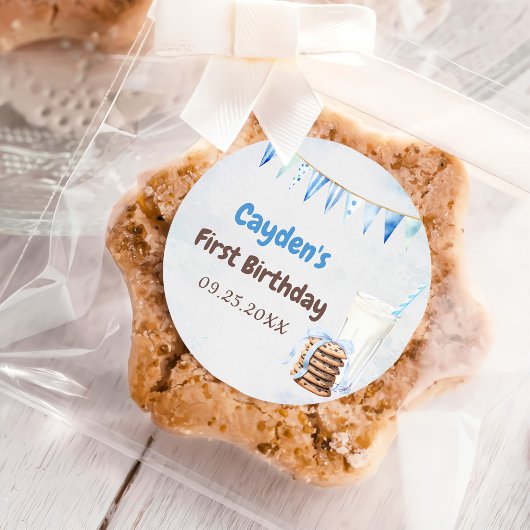 Melk en koekjes jongen eerste verjaardagsfeestje ronde sticker
