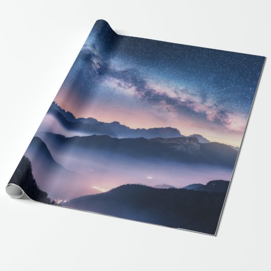 Melkweg over bergen in mist 's nachts in de zomer cadeaupapier (Uitgerold)
