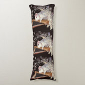 Melodic White Rat Body Pillow – Elegant Design Lichaamskussen (Voorkant Verticaal)