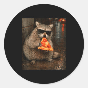 Meme van wasbeer die pizza eet, grappig dier voor ronde sticker