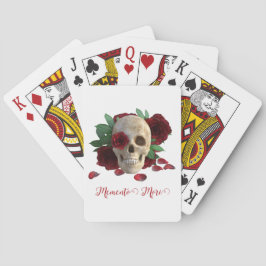 Memento Mori. Schedel met rode rozen Pokerkaarten