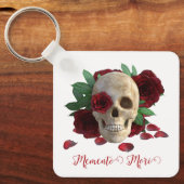 Memento Mori. Schedel met rode rozen Sleutelhanger (Voorkant)