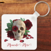 Memento Mori. Schedel met rode rozen Sleutelhanger (Achterkant)