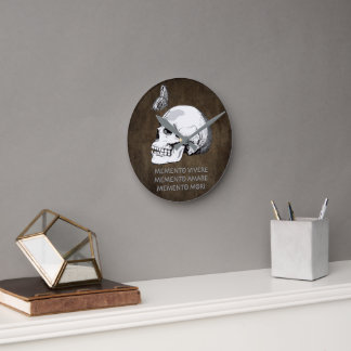 MEMENTO VIVERE • MEMENTO AMARE • MEMENTO MORI RONDE KLOK