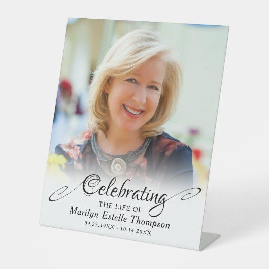 Memorial CELEBRATING THE LIFE OF Photo Reclamebord Met Voetstuk (Voorkant)