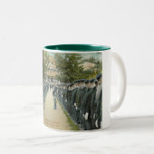 Memorial Day Review Tweekleurige Koffiemok (Voorkant rechts)