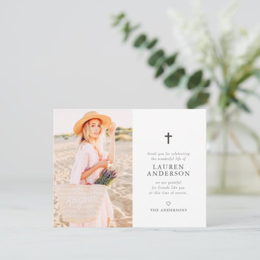 Memorial Funeral Modern Simple Chic Cross Bedankkaart (Staand voorkant)