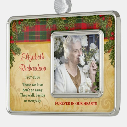 Memorial Photo Template Christmas Tartan Pine Verzilverd Omlijst Ornament (Links)