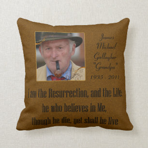 Memorial Pillow I am the Resurrection Kussen