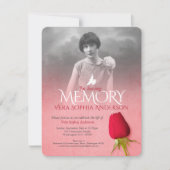 Memorial service foto enkele rode roos begrafenis kaart (Voorkant)