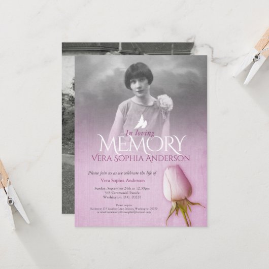 Memorial service foto paarse roos begrafenis kaart (Voorkant / Achterkant in situ)