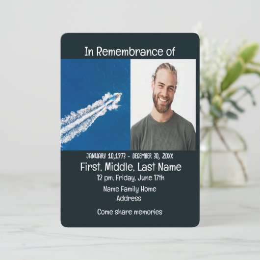 Memorial Service Nodig Power Boat Motor uit Kaart (Staand voorkant)