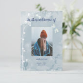 Memorial Service nodigt Dragonfly White Flowers ui Kaart (Staand voorkant)