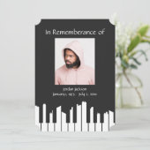 Memorial Service Piano Musician Cityscape Invitati Kaart (Staand voorkant)