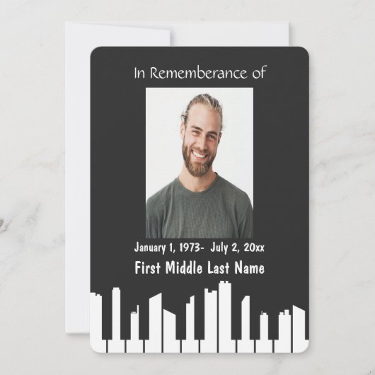 Memorial Service Piano Musician Cityscape Kaart (Voorkant)