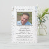 Memorial Service Soft White Floral Photo Card Kaart (Staand voorkant)