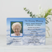 Memorial Service uitnodiging foto in wolken (Staand voorkant)