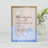 Memorial Sympathy Foto Vellum Overlay Funeral Bedankkaart (Staand voorkant)