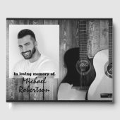 Memorial voor zwarte en witte elektrische gitaren gastenboek (Voorkant)