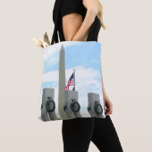 Memorial Washington Monument en WWII in DC Tote Bag (Dichtbij)
