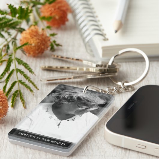 Memorial - White Back - Missing Beyond Measure Sleutelhanger (Voorkant Rechts)