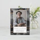 Memorial Zwart en Goud Foto uitnodiging (Staand voorkant)