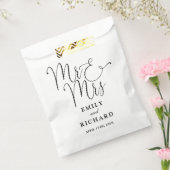 Meneer en mevrouw Elegant Modern Zwart-wit bruilof Bedankzakje (Gezegeld)