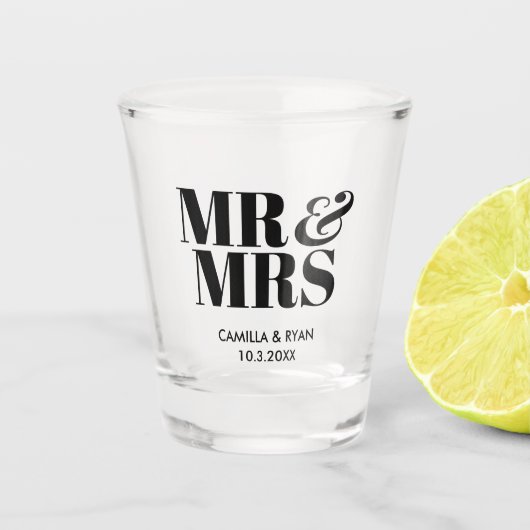 Meneer en mevrouw Gepersonaliseerde Wedding Favori Shot Glas (Voorkant)