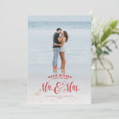 Meneer en mevrouw pasgetrouwde rode vakantie fotok feestdagenkaart (Staand voorkant)