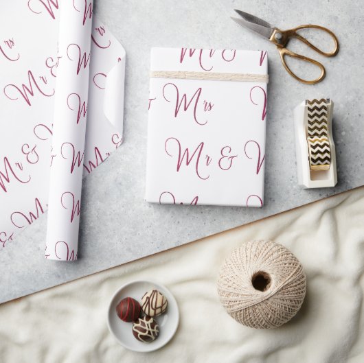 Meneer en Mevrouw Script Burgundy Cadeaupapier (Crafts)