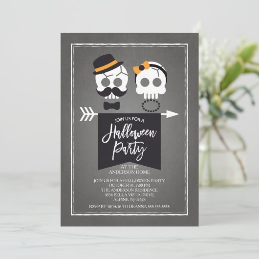 Meneer en mevrouw Skulls Halloween Party Kaart (Staand voorkant)