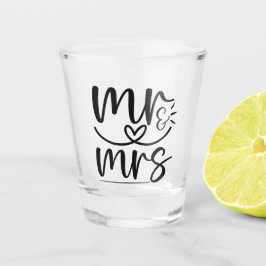 Meneer en mevrouw typografie met een hart shot glas