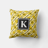 Meneer Gelukkig | Geel Strepenpatroon | Monogram Kussen (Achterkant)