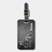 Meneer & mevrouw op donkergrijze steen bagagelabel (Voorkant verticaal)