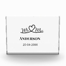 Meneer & Mevrouw voeg familienaam datum jaar huwel