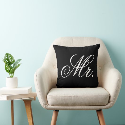 Meneer pasgetrouwde groomtypografie zwart-wit kussen (Stoel)