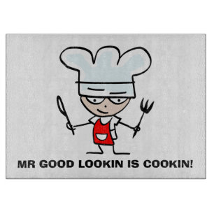 Meneer ziet er goed uit is het koken van glazen sn snijplank