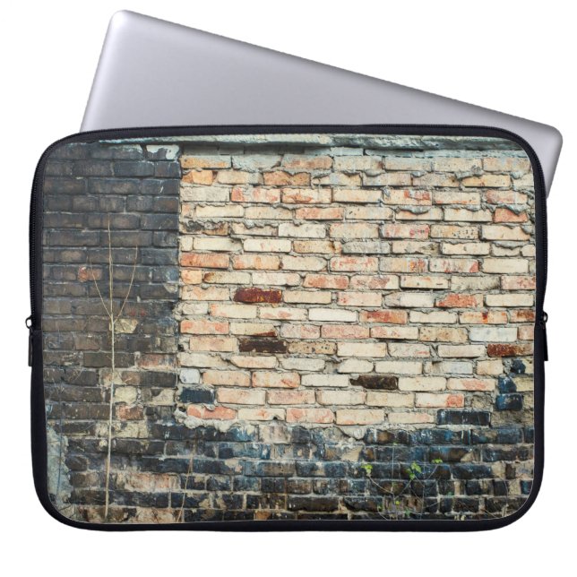 Mengsels tegen de achtergrond van de wandtextuur.  laptop sleeve (Voorkant)