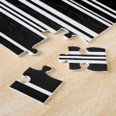 Menigten oneven zwarte en witte strepen legpuzzel (Zijkant)