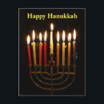 Menorah en Candles Hanukkah Lichten Briefkaart<br><div class="desc">Vrolijke Hanukkah voor iedereen. Verspreid de vreugde van de vakantielichten met dit briefkaart. De verlichte menorah gloeit met de kaarsen die 8 nachten branden. We lichten elke nacht een kaars aan en vieren het wonder van de acht nachten van Hanukkah. Dit jaar, maak het gemakkelijk op jezelf om uw groeten...</div>